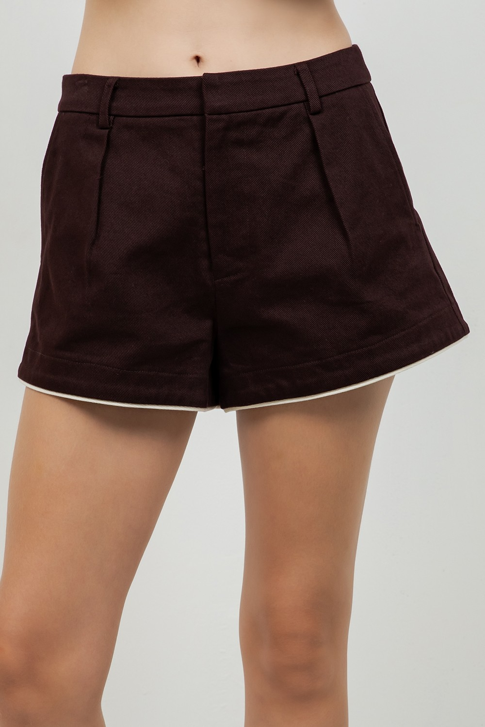 COTTON SHORTS WITH CONTRAST PIPING ACCENT