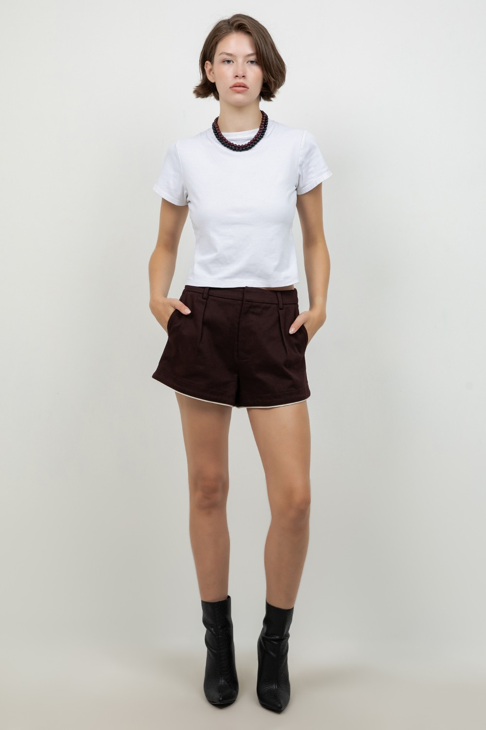COTTON SHORTS WITH CONTRAST PIPING ACCENT